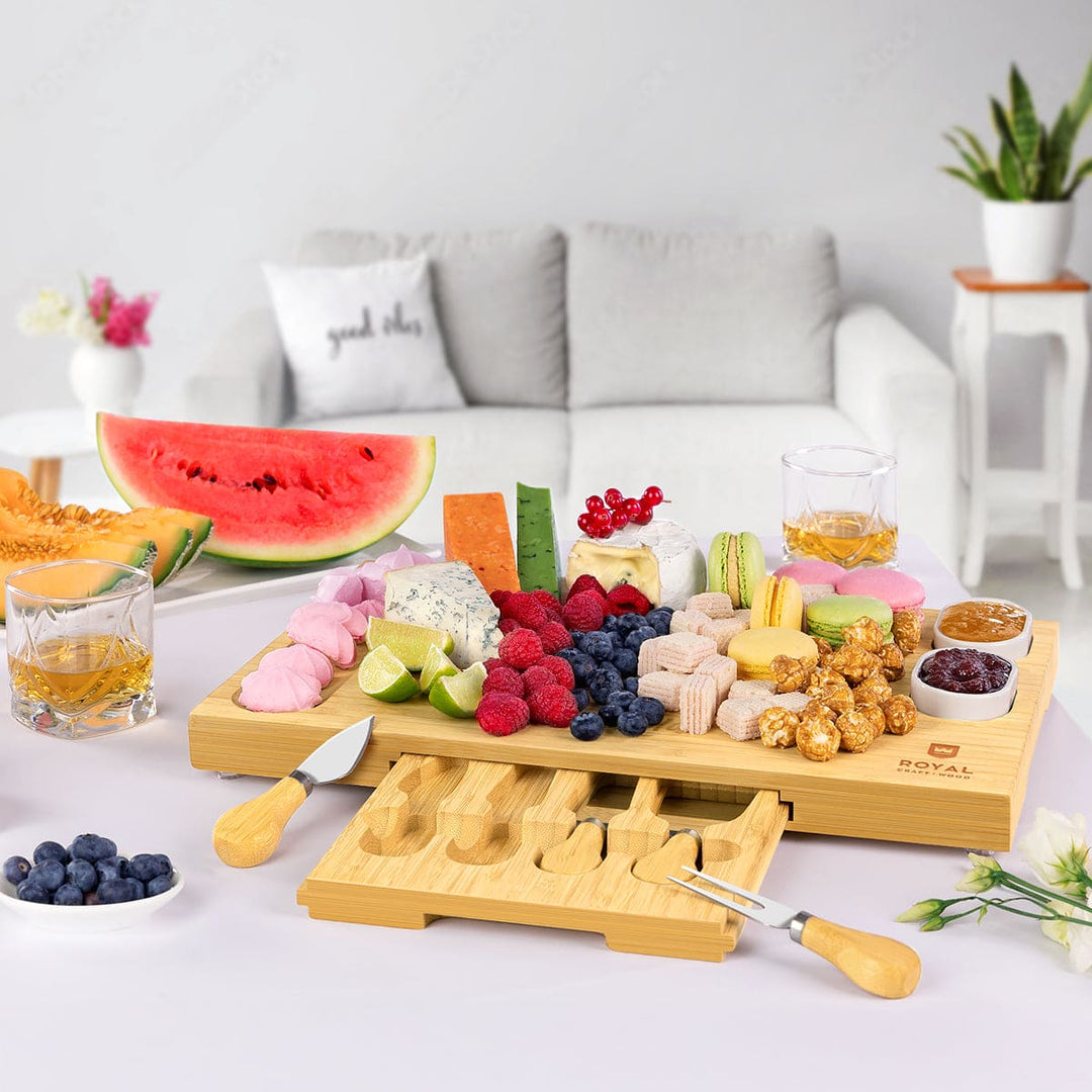 Royal Craft Wood Cheese Board Set w/knives, 16.5“x11”